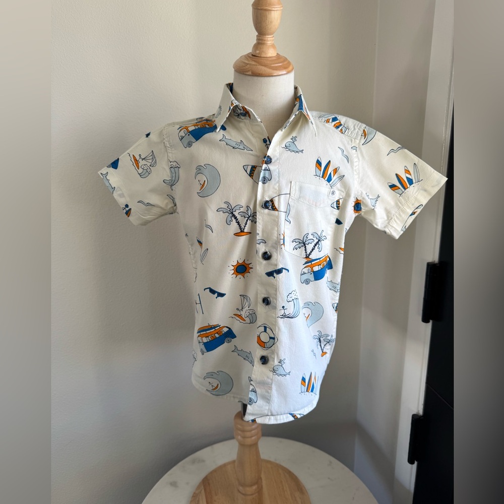Sovereign Code ivory short sleeve button shirt size 4.